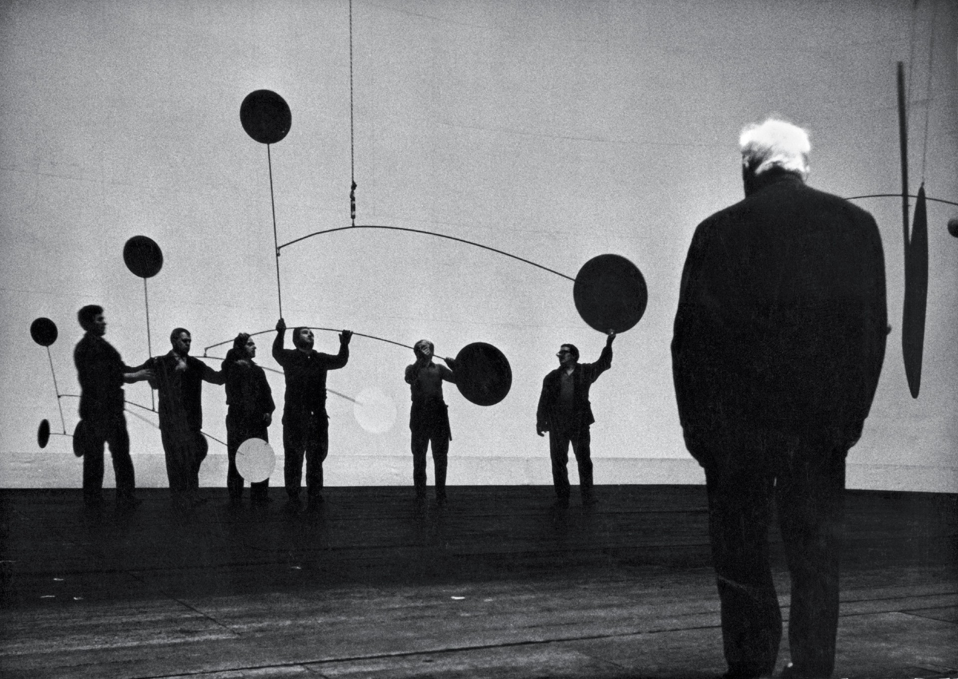 Calder pendant les répétitions de Work in Progress, Teatro dell'Opera, Rome, 1968