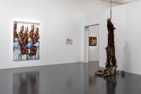 Julie Curtiss, Coldroom 1, 2020, Alberto Savinio, Le Songe, [1930] et Gloria Friedmann, Bonjour Tristesse, 1996