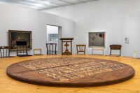 Chen Zhen, Round Table (détail), 1995, André Derain, Nature morte au lapin (détail), [1938-1939]  et Joan Mirò, La course de taureaux, 8 octobre 1945