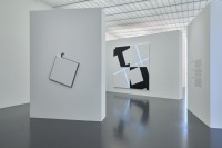 François Morellet, Steel Life n°3, 1987 et Deep Dark, Light Blue n°3, 2008