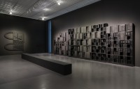 Louise Nevelson, Moon Phases Day VII, 1969 et Homage to the Universe, 1968