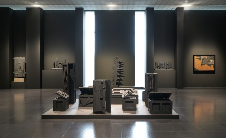 Louise Nevelson, Artillery Landscape, vers 1985, Untitled, 1959, Untitled, 1959, The Tree, vers 1956, Moon Garden Forms II, 1955 et Untitled, 1959